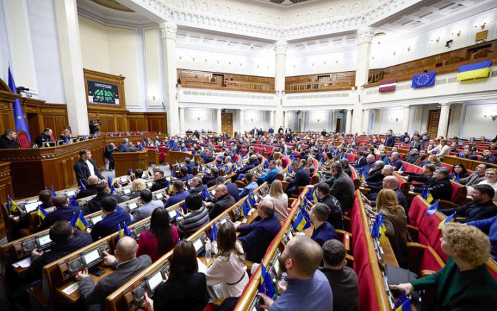 Рада схвалила за основу законопроєкт, що дозволяє звільнити деяких засуджених заради військової служби
