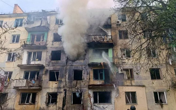 Росіяни атакували багатоповерхівку у Павлограді