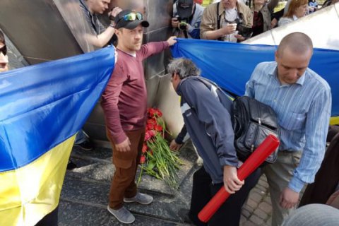 Першотравневу демонстрацію в Харкові супроводжували проукраїнські активісти