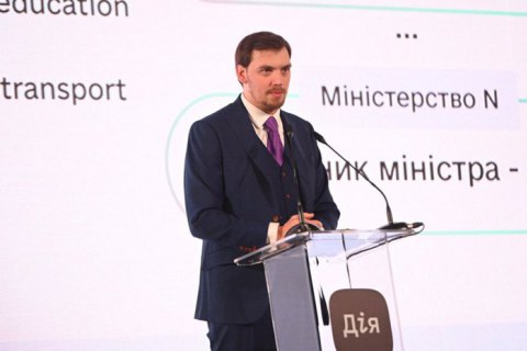 Гончарук призвал украинцев не паниковать из-за коронавируса