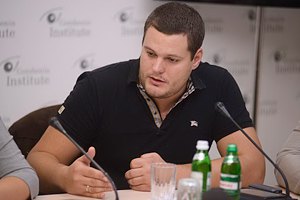 Ильенко: если Россию не устраивает Янукович, то ей мешает и независимость Украины