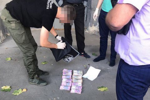 Завкафедрой харьковского вуза вымогал у коллеги 380 тыс. гривен взятки