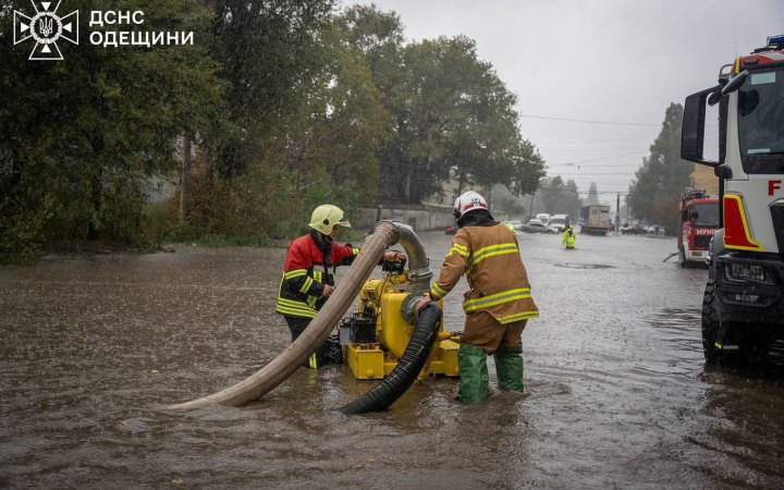Зеленський доручив з’ясувати обставини загибелі людей в Одесі внаслідок сильної зливи