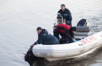 В Днепре двое парней избили и сбросили в воду мужчину, чтобы снять это на телефон