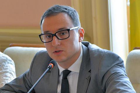 Профессиональное обсуждение новой Конституции уже началось, - Рябчин