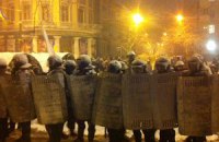 Митингующие практически оцепили Мариинский парк (онлайн-трансляция)