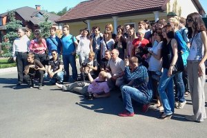Лишь два телеканала показали журналистов у "Межигорья" 