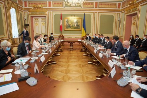 Зеленський закликав Швейцарію долучитися до розвитку туризму в Україні