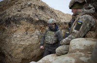 Зеленский провел ночь на Донбассе и побывал на месте гибели военных