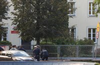 У Польщі поліція затримала 76 осіб та перевірила 50 000 шкіл після двох нападів 
