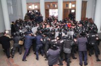 В Виннице взяли штурмом облсовет 