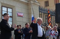 Умер европарламентарий, пойманный при попытке снять €350 млн