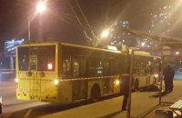 У Києві під колесами тролейбуса загинула людина