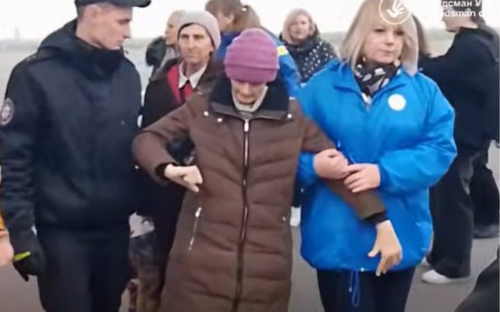 Евакуація з Олешків: Четвертий літак із цивільними приземлився в Гомелі (доповнено)