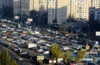 МВС пропонує постійно їздити з ближнім світлом і штрафувати за літні шини в холодну пору року