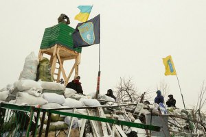 Баррикады на ул. Грушевского будут стоять, - Парубий