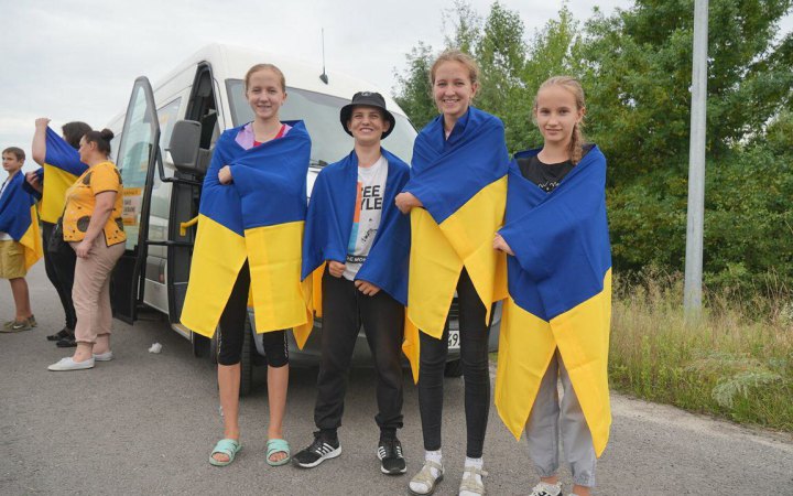 На підконтрольну Україні територію Херсонщини повернули 11 дітей