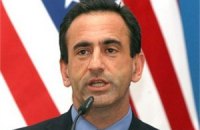 США настроены сотрудничать с Украиной, но не могут изменить свою политику, -  помощник Клинтон