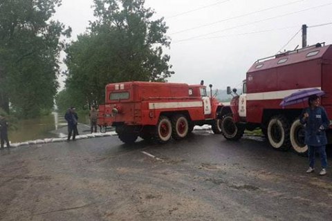 Дожди подтопили более 300 домохозяйств во Львовской и Херсонской областях