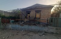 У Нікополі внаслідок російського артобстрілу поранено літню жінку