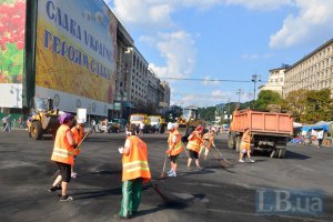 Суботник на Майдані триває, всі осередки займання погашено