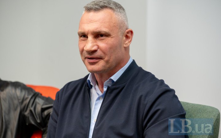 У ДТЕК розповіли, чому не вимикають світло в будинку, де має квартиру Кличко