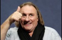 Путин вручил Депардье паспорт гражданина России