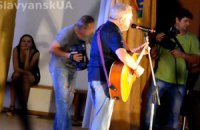 Макаревич выступил перед переселенцами в Святогорске