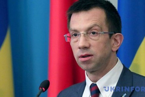 Дипломатам могут вернуть право на беспошлинный ввоз автомобиля в Украину после окончания загранкомандировки