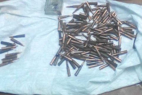 Возле посольства Болгарии в Киеве обнаружили пакет с боеприпасами
