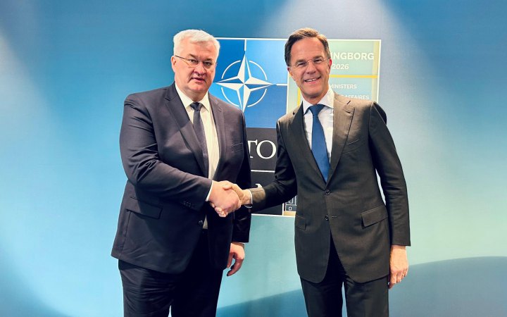 Сибіга обговорив із генсеком НАТО загрозу з боку Білорусі