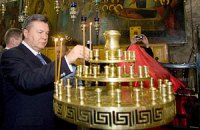 ​Янукович помолился на Могиле Богородицы в Иерусалиме