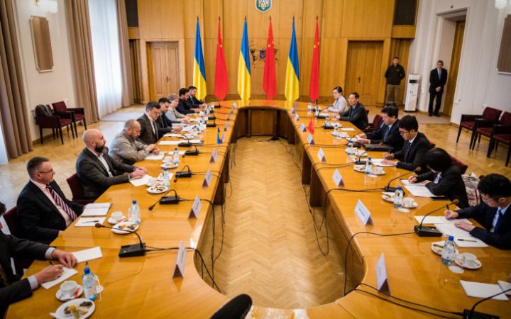 МЗС повідомило про зустріч Кулеби і китайського спецпредставника Лі Хуея