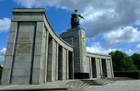 ​Немецкие СМИ призывают "удалить" из Берлина танки времен ВОВ из-за Украины