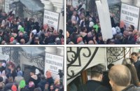 Сутички у Києво-Печерській лаврі: поліція затримала чотирьох осіб