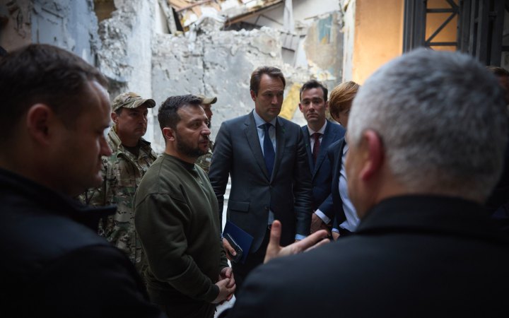 Головне за п'ятницю, 13 жовтня: удари по Покровську, нові успіхи "морських малюків" 