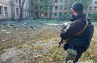Головне за ніч та ранок четверга, 27 серпня: удар по ТЦ в Харкові, атаки на Київ та Запоріжжя, майже 230 боєзіткнень