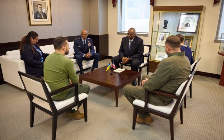 Зеленський зустрівся із військовим керівництвом США
