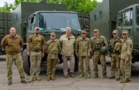 Порошенко привіз десантникам 81-ї бригади комплект техніки