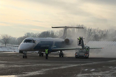 В Черновцы разрешили летать самолетам с низким расположением двигателей