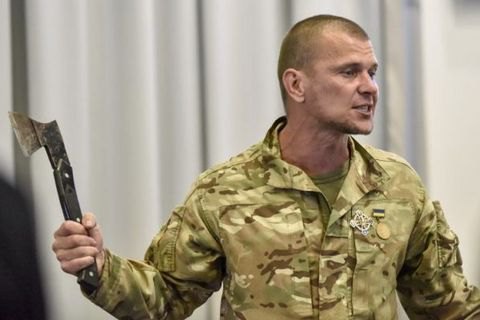 Мужчина с топором прервал брифинг правозащитников о ромских погромах