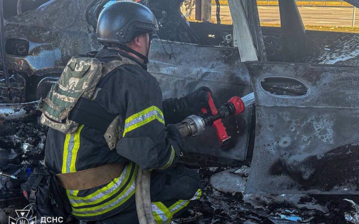 Росія атакувала в Києві АЗС (доповнено)