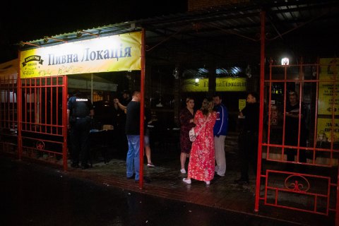 В киевском баре пьяный мужчина открыл стрельбу из-за лая собаки