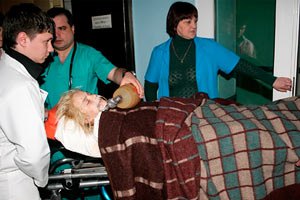 Оксана Макар до сих пор не может дышать самостоятельно