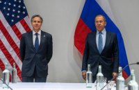 Росії треба відвести війська від України, щоб довести відсутність агресивних планів, – Блінкен після зустрічі з Лавровим