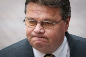 ЕС до конца месяца примет решение о приостановке санкций против Беларуси 