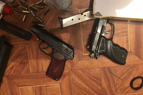 В Одессе изъяли пистолеты, винтовку и более тысячи патронов, которые могли использовать для провокаций