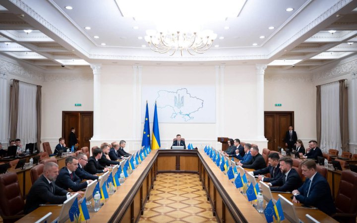 Корецький провів перше засідання нового складу уряду