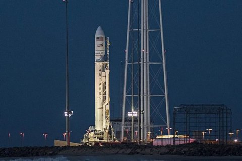 Запуск ракеты-носителя Antares к МКС отложили на сутки