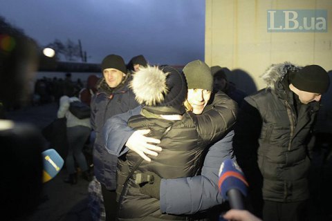 Полторак надеется на освобождение всех заложников в 2018